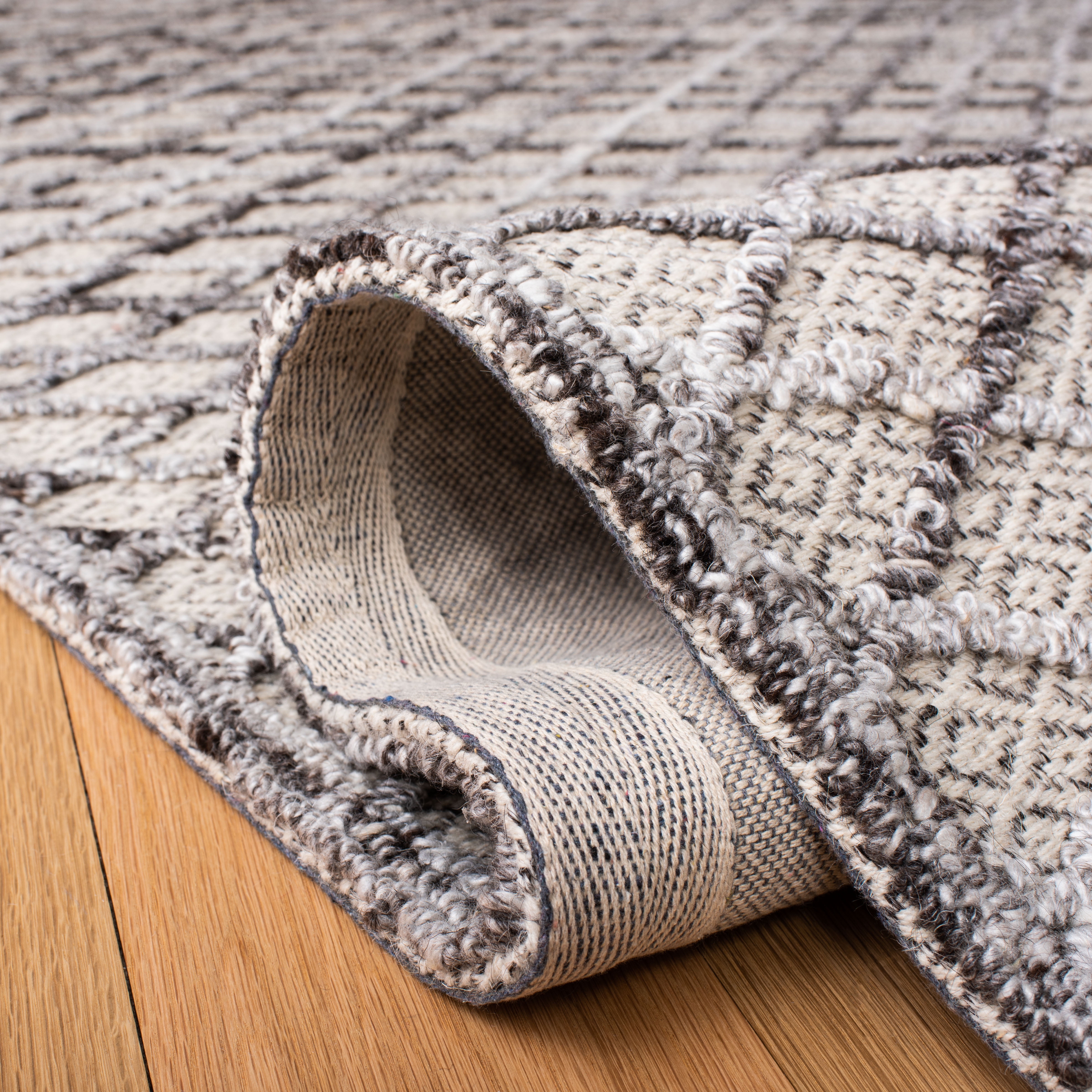 SAFAVIEH Trace Ilarion Geometric Runner Rug, Grey/Ivory, 2'3" x 8'