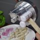 thumbnail image 1 of Máquina manual para hacer pasta de macarrones y espaguetis Máquina para hacer pasta estilo trenzado Máquina para hacer pasta Prensa manual para pasta de snacks Akmoler, 1 of 9