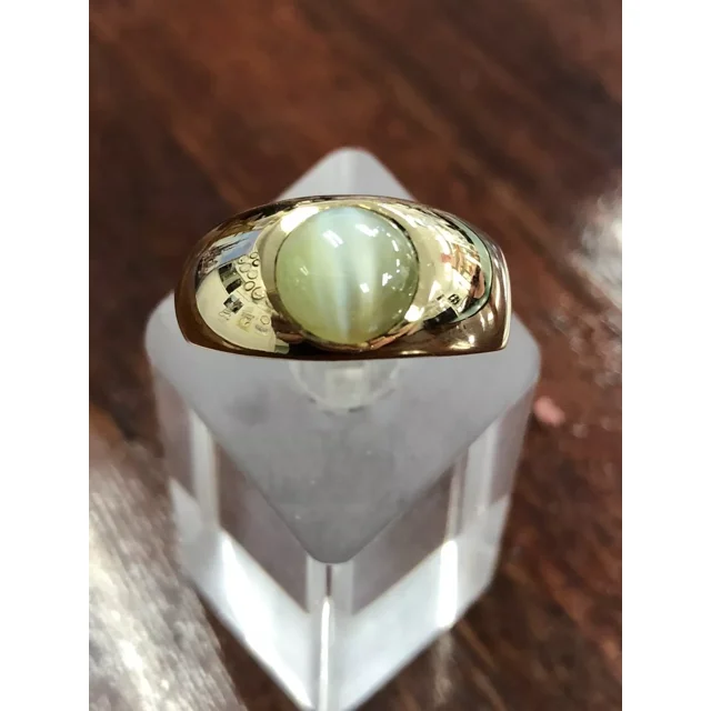 8ct Chrysoberyl “Cats Eye†Signet Ring - With Written Valuation