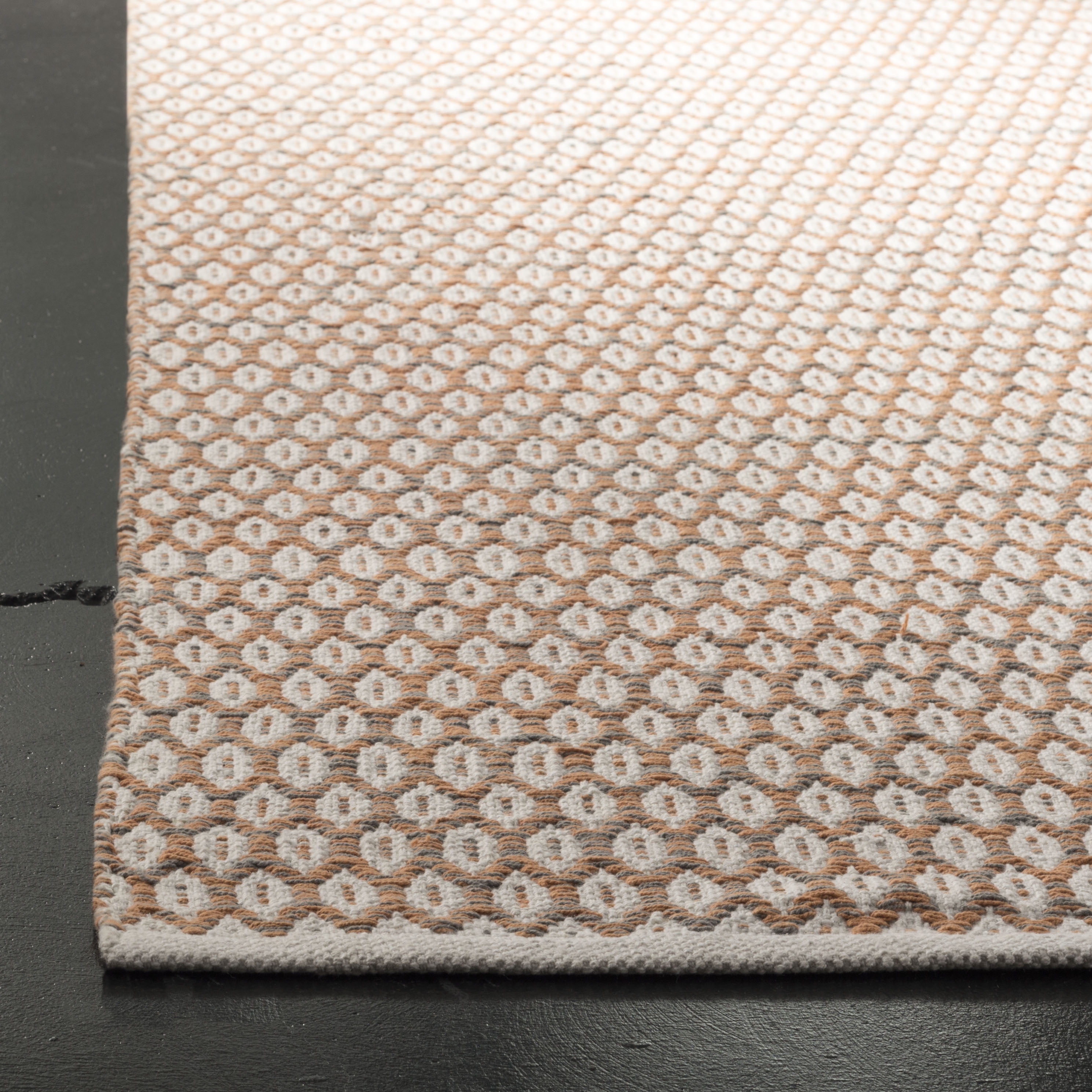 SAFAVIEH Montauk Crystal Geometric Cotton Area Rug, Orange/Ivory, 6' x 6' Square