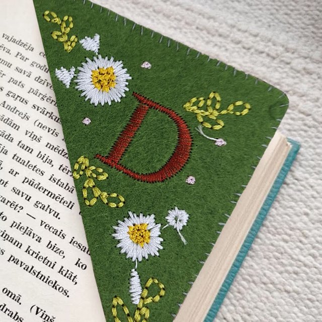 🔖 26 Letters Elegant Hand Embroidered Corner Bookmark Bookmark Decoration Handmade Custom Letter Bookmark Hand Corner Bookmark Easter Crafts for Toddlers