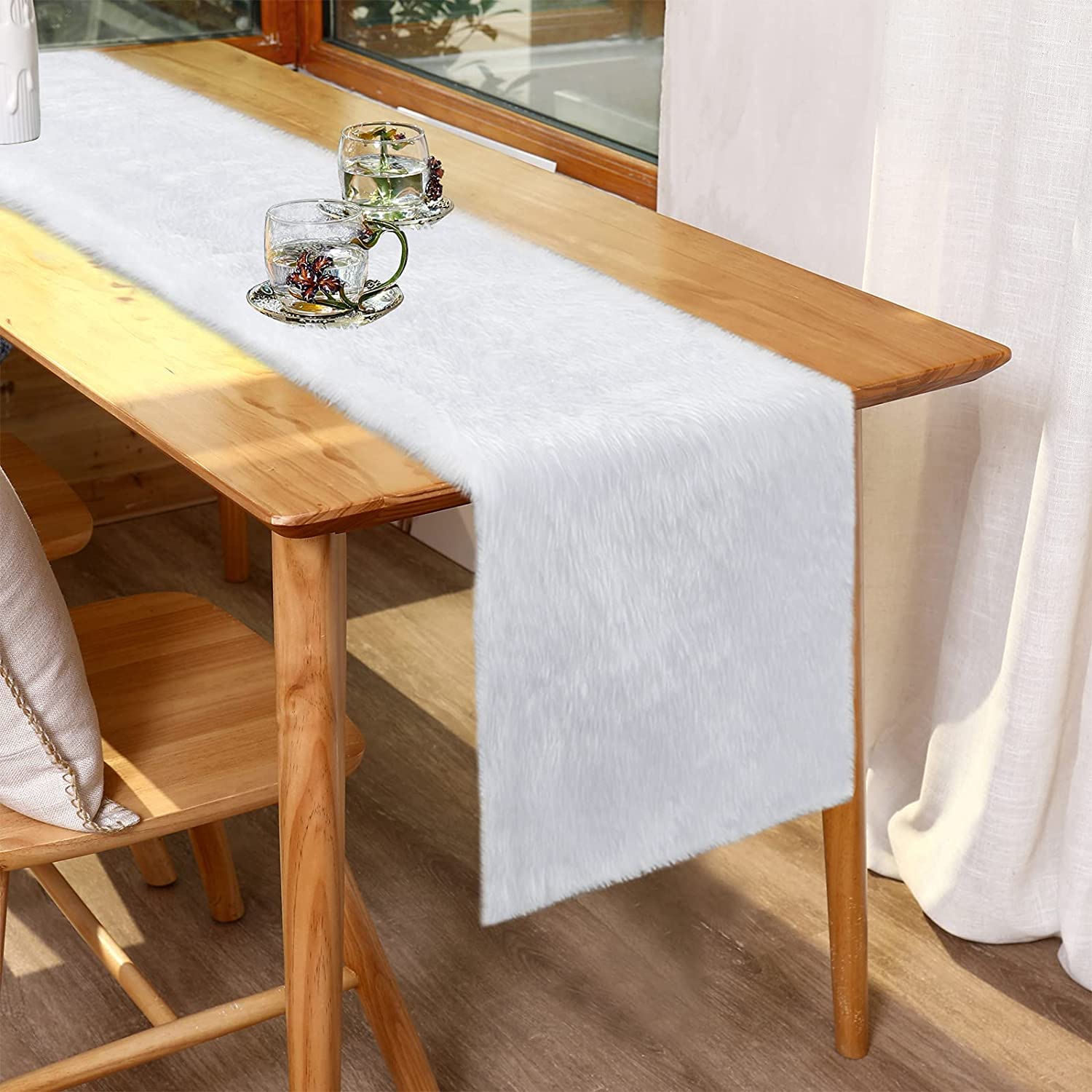 Ikfashoni Faux Fur Christmas Table Runner, Snow White Winter Table Runners for Xmas, 15 x 72