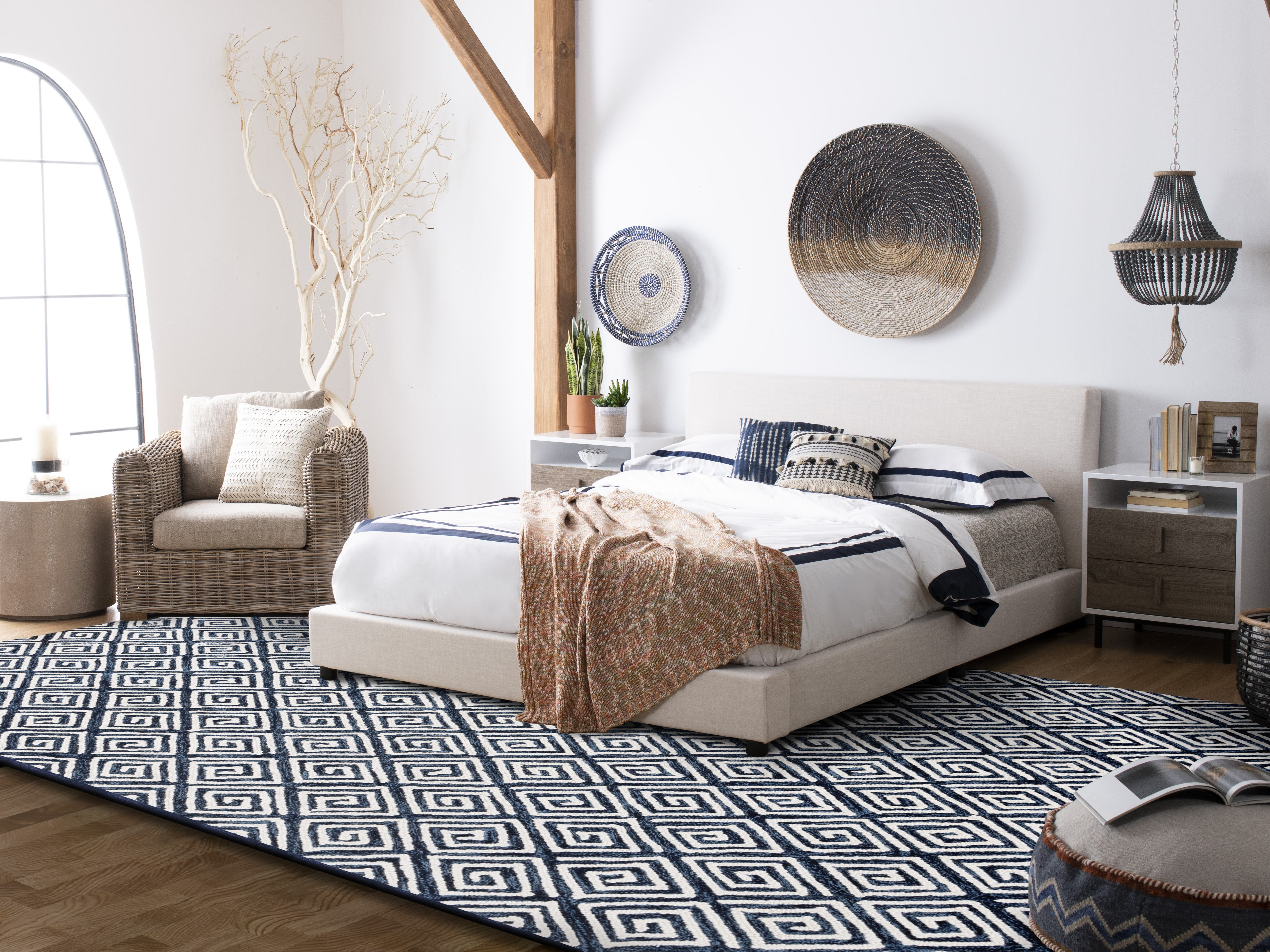 SAFAVIEH Metro Lauressa Geometric Area Rug, Navy/Ivory, 6' x 6' Square