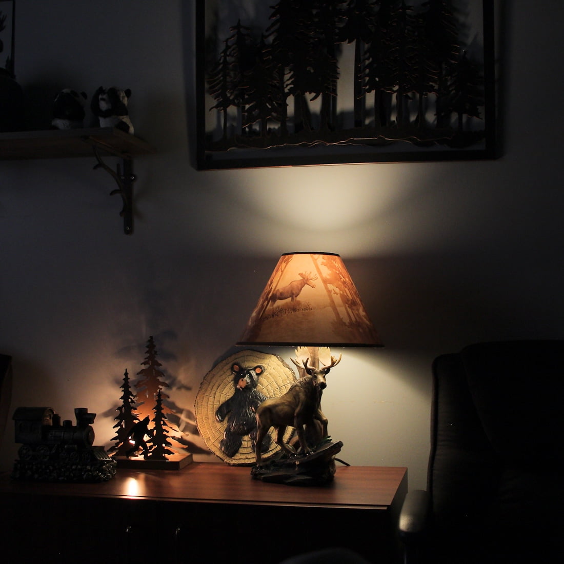 Zeckos North American Bull Moose Table Lamp w/ Shade