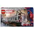 thumbnail image 2 of Set LEGO Super Heroes Spider-Man vs. Doc Ock: Escena del Tren Subterráneo, 2 of 4