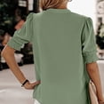 thumbnail image 3 of Camiseta con cuello en V para mujer, manga corta plisada, ajuste holgado, Color puro, blusas informales de verano, 3 of 5