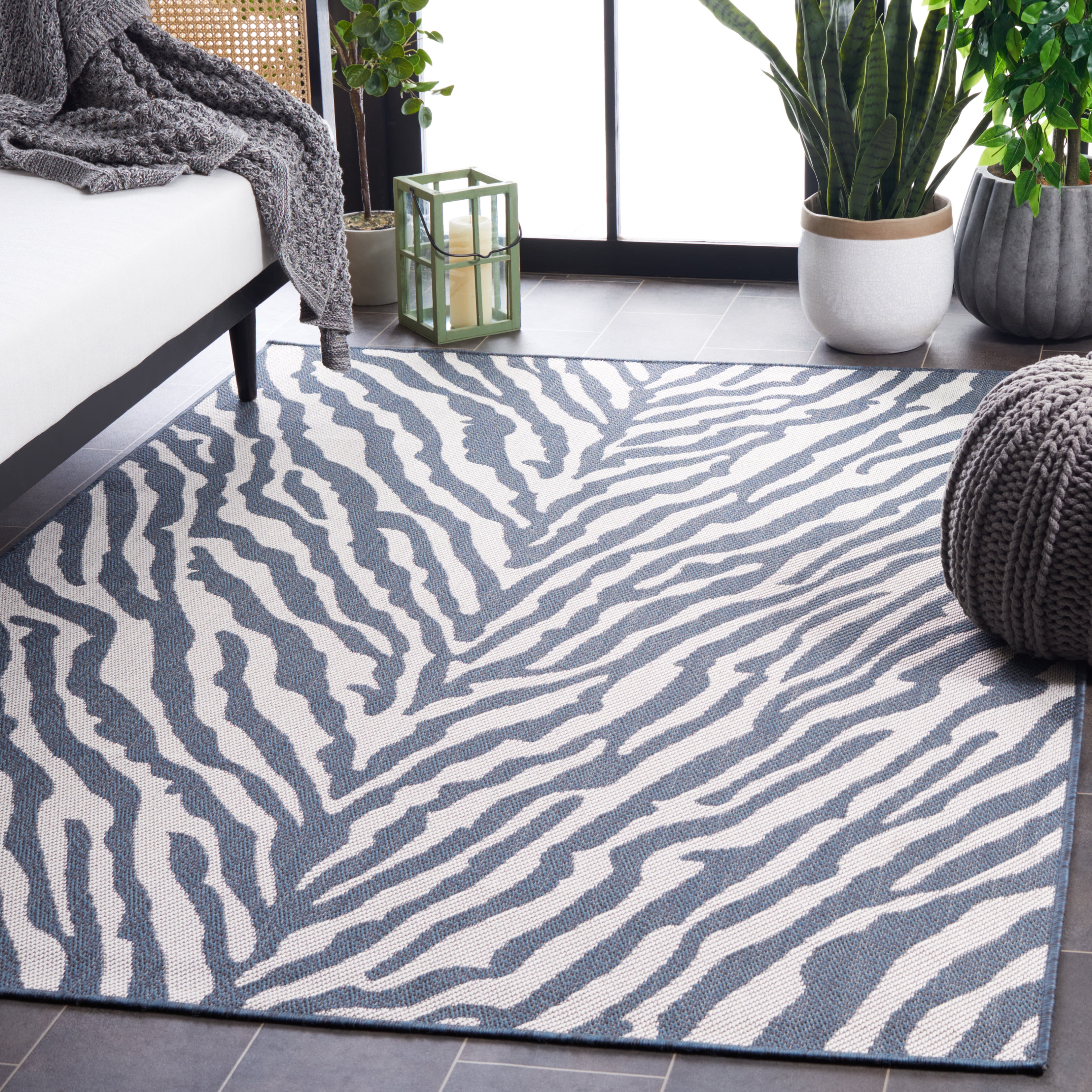 SAFAVIEH Machine Washable Rug Indoor/Outdoor Bermuda Collection - Bermuda Rada Abstract Indoor/Outdoor Area Rug, Navy/Ivory, 6'7" x 6'7" Square