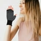 thumbnail image 1 of KAKOWELY Guantes Deportivos De Negros Sin Dedos Con Agarre Antideslizante Para Yoga Y Entrenamiento, 1 of 8