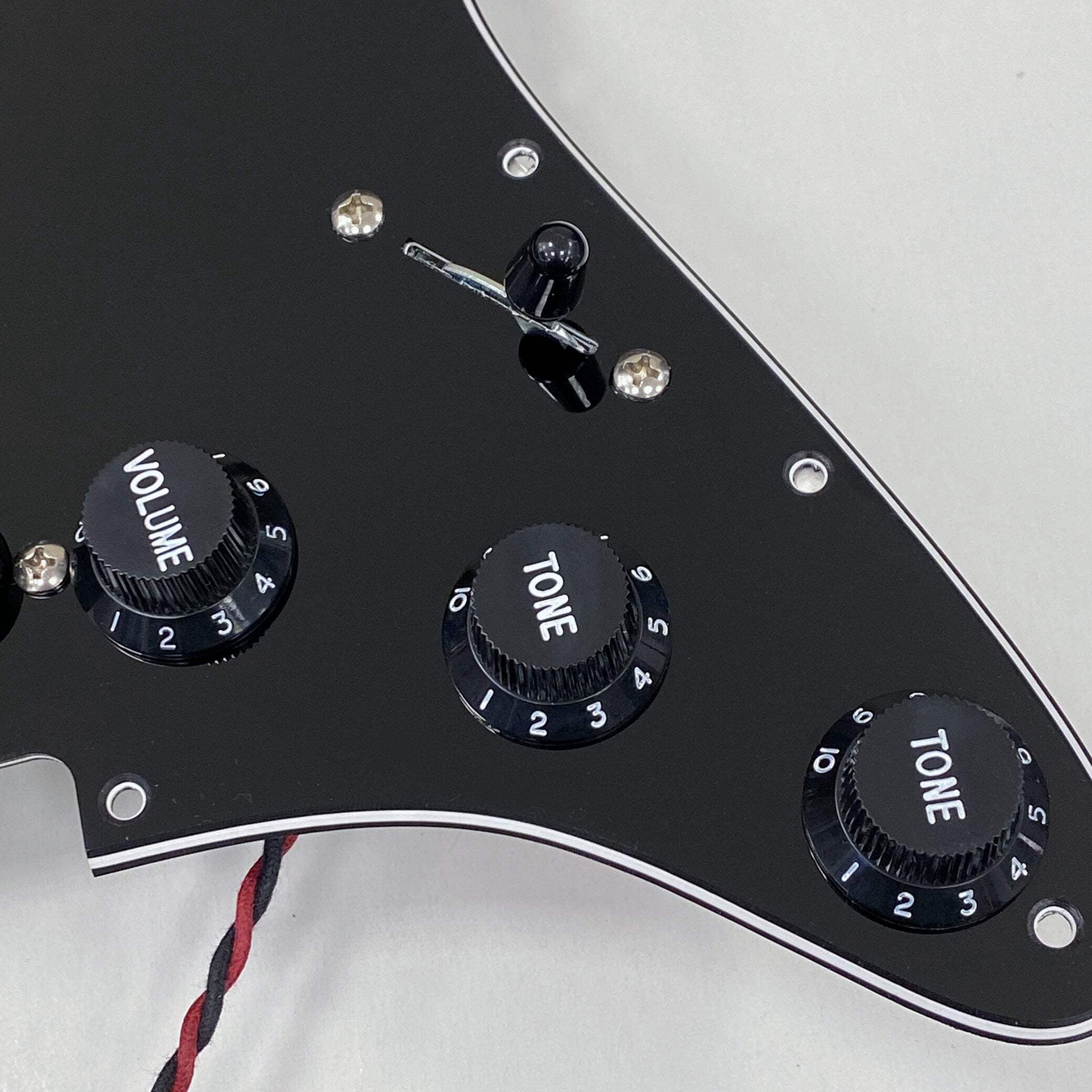 AxLabs Habanero 3 Ply 11-Hole Mount Pre-Wired S/S/S Pickguard Black Black