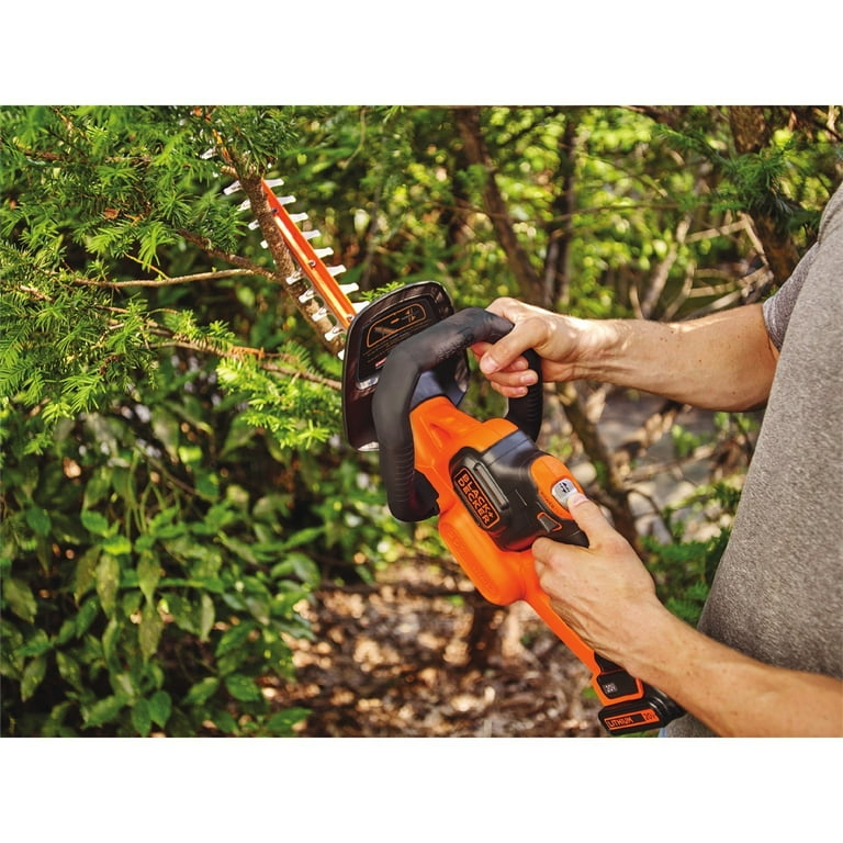 BLACK+DECKER 22 in. 4.0 Amp Corded Dual Action Electric Hedge