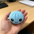 thumbnail image 4 of Pelota antiestrés con forma de bollo al vapor, suave y apretable: un adorable juguete sensorial para aliviar la ansiedad, masa descompresora de crecimiento lento para niños y adultos., 4 of 6