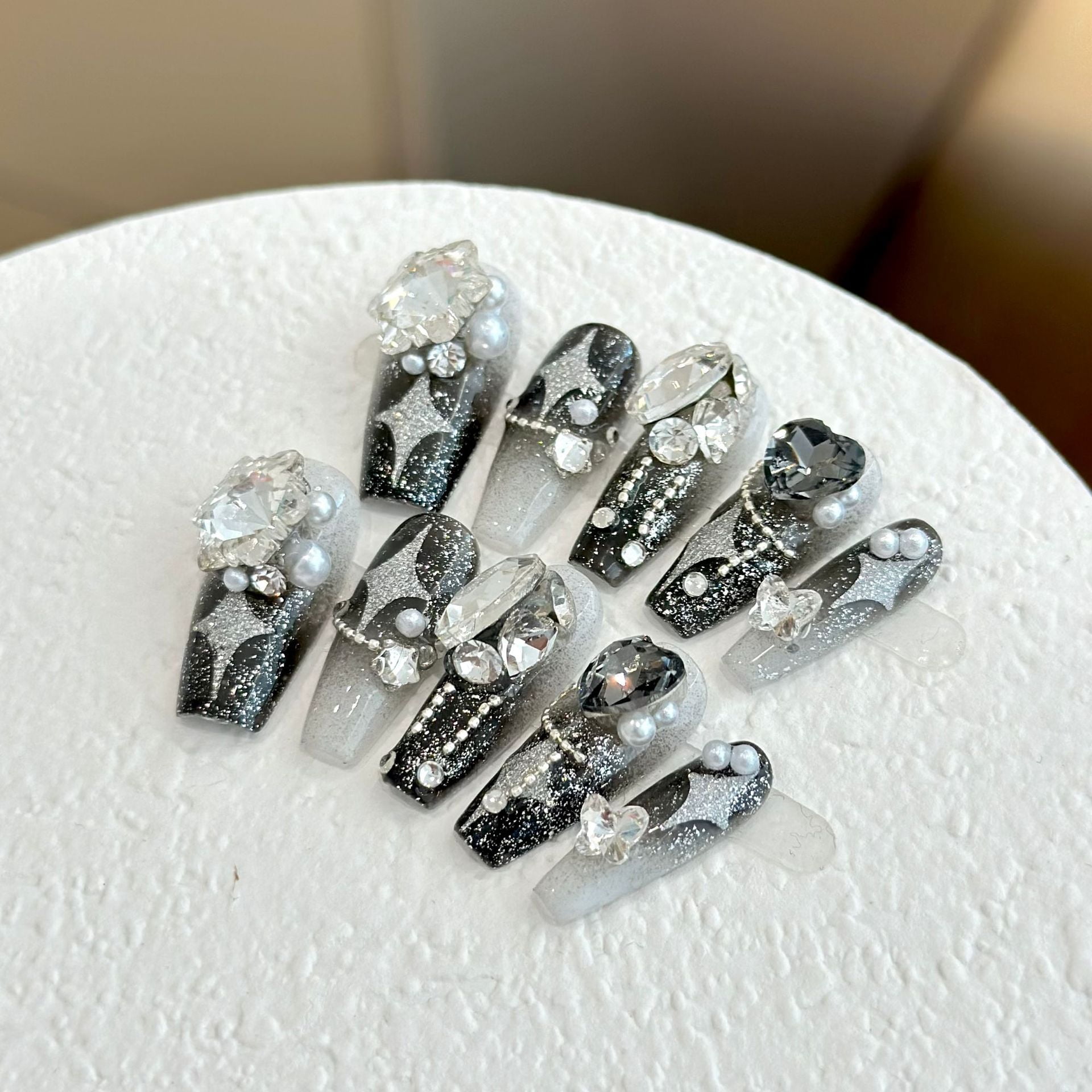 Hand-worn nail piece black and white gradual change tetragonal detachable nail patch sunflower big diamond long white