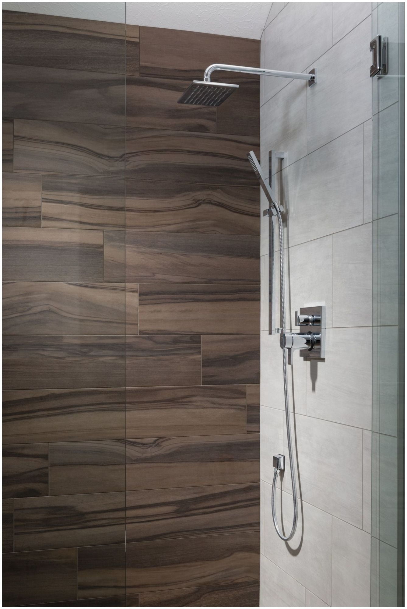 Delta RP62955KSPR 2.5 GPM Universal Rain Shower Head - Lumicoat Black Stainless