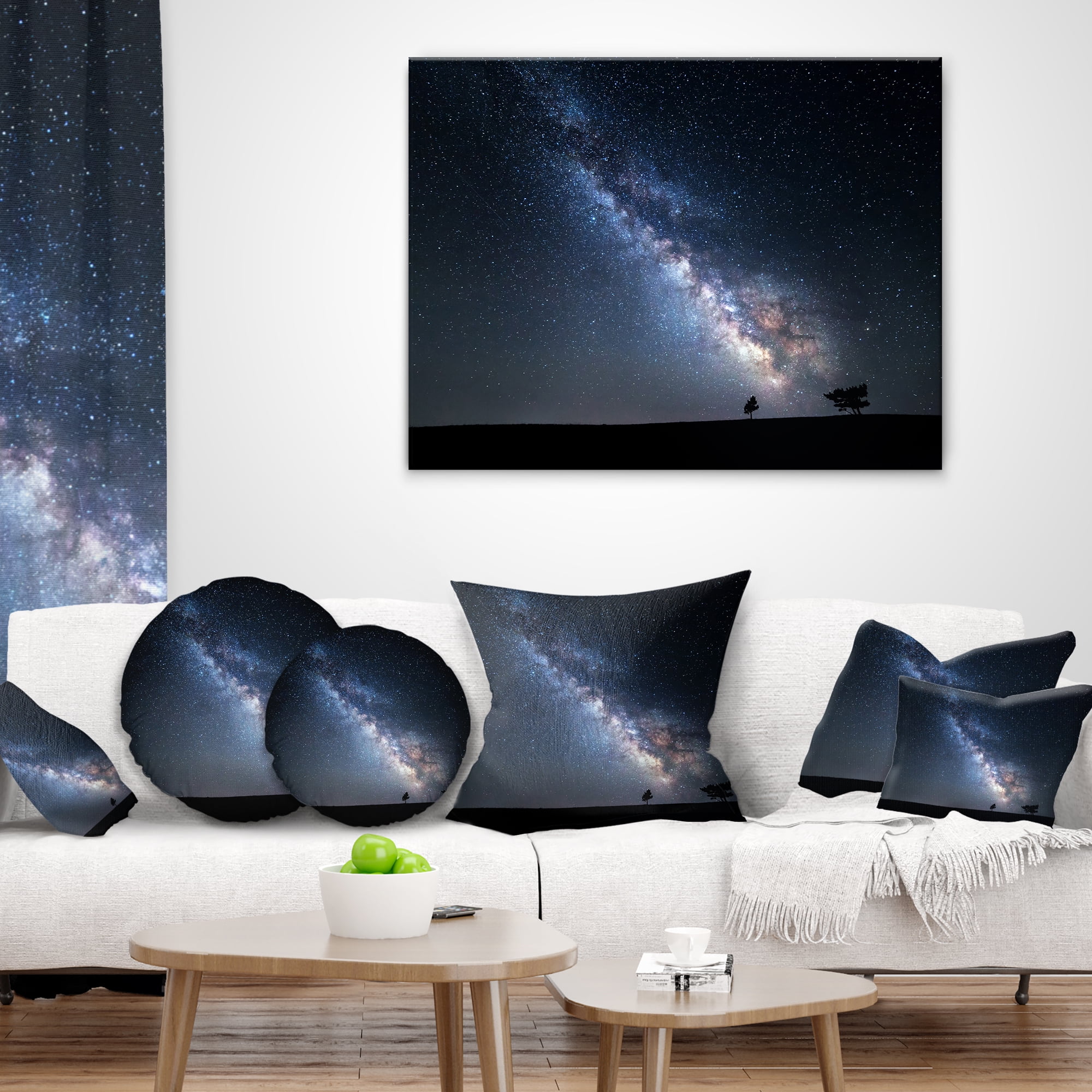 Designart Summer Night with Stars in Crimea - Landscape Photography Throw Pillow - 16x16