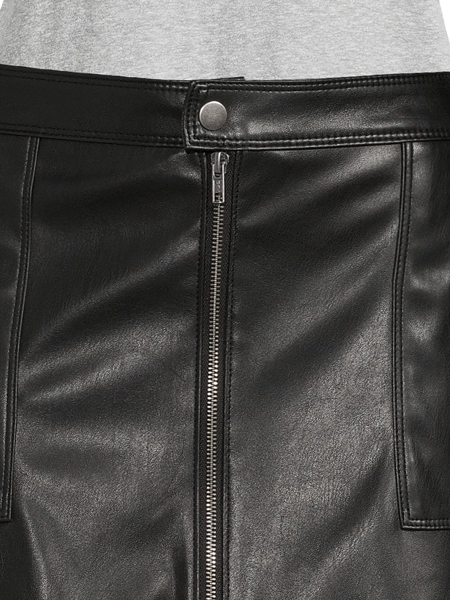 No Boundaries Juniors Faux Leather Mini Skirt with Zip Front