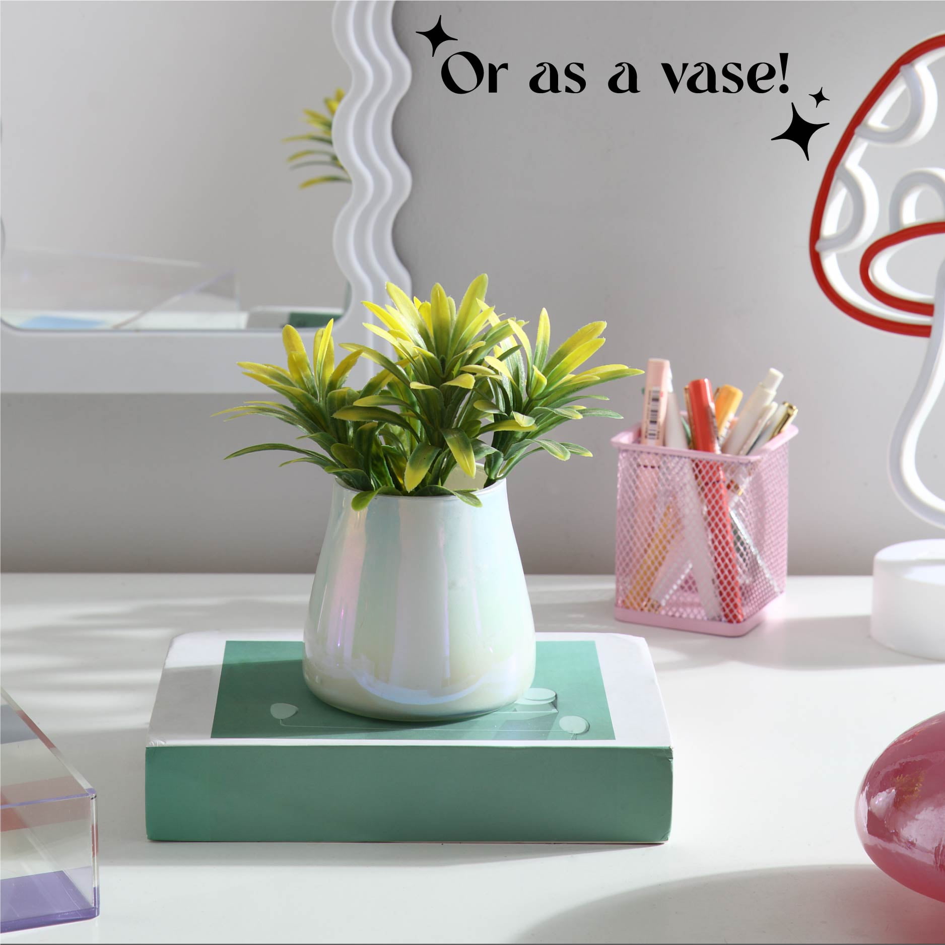 Urban Shop 6.7" x 5.9" Iridescent Pink Mushroom Candle