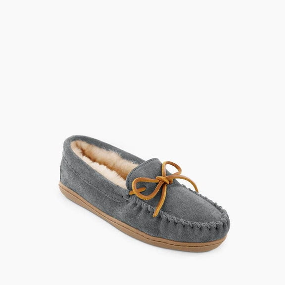 Minnetonka Women’s Sheepskin Hardsole Moccasin 10 M Grey