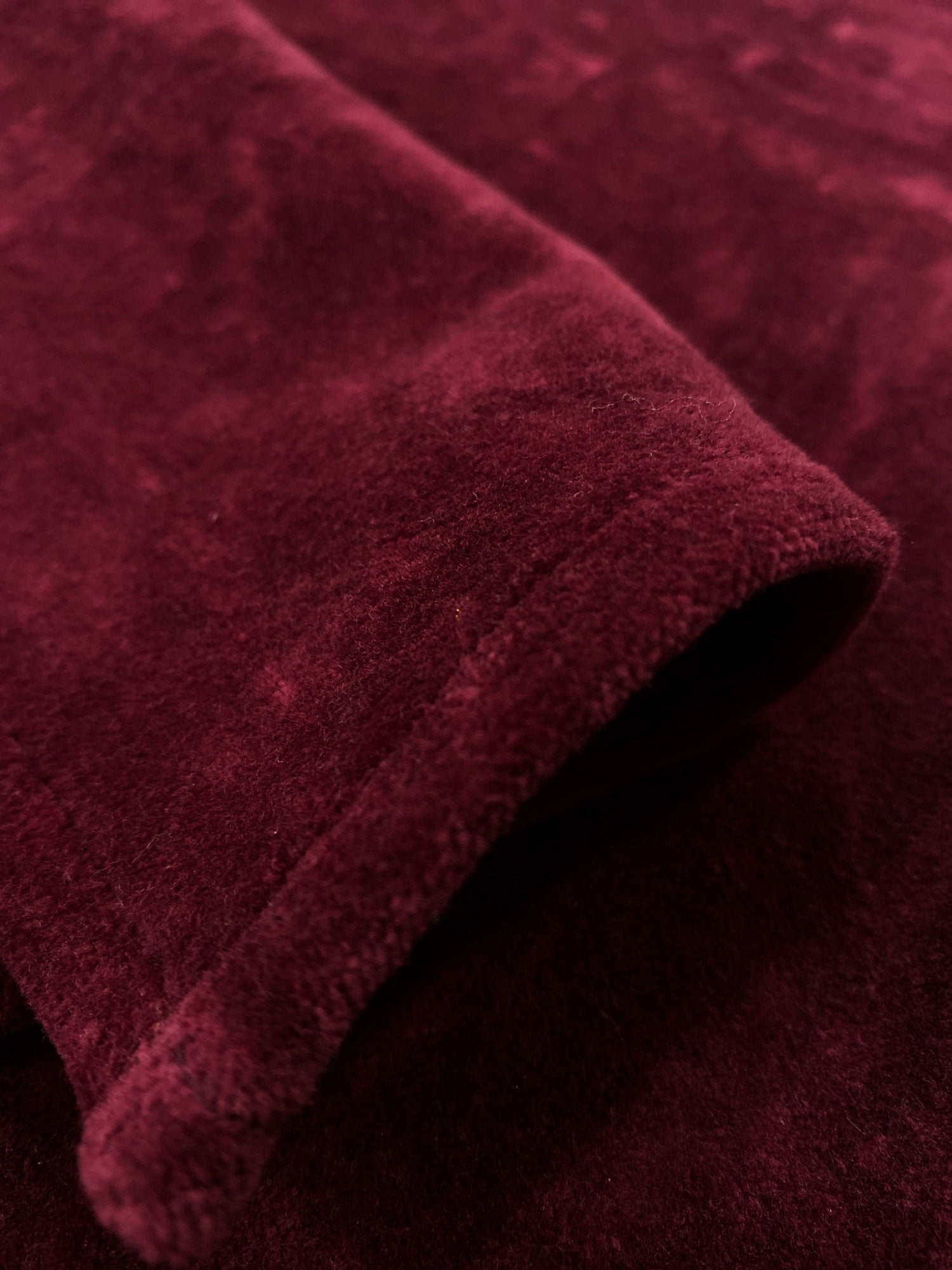 The Cozy Creations Set of 16 Solid Velvet Placemats, Luxurious Dining Table Place Mats Washable Kitchen Mats, Burgundy Velvet Placemat, 13x18 Inch