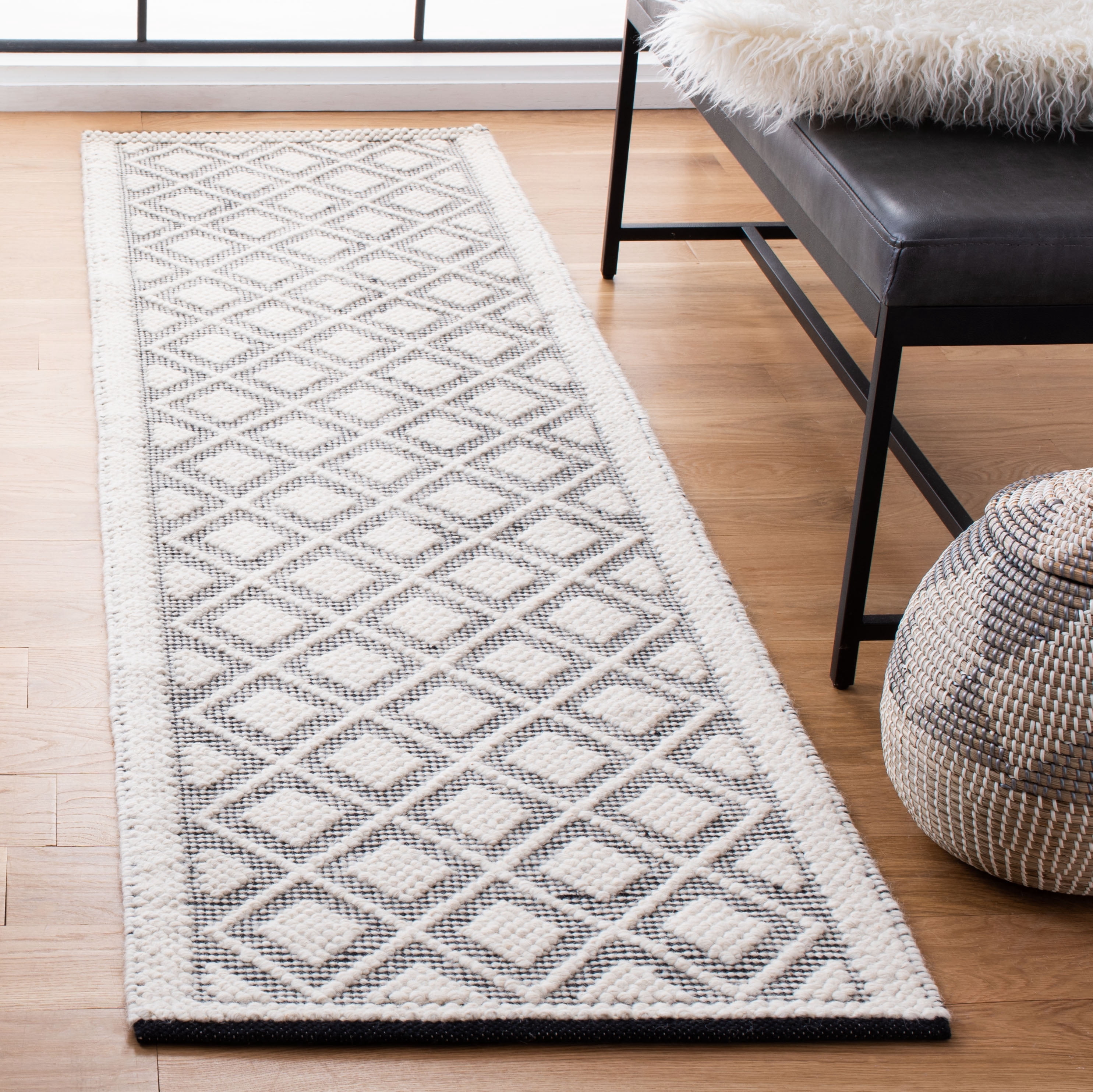 SAFAVIEH Natura Taneka Diamond Runner Rug, Ivory/Black, 2'3" x 8'