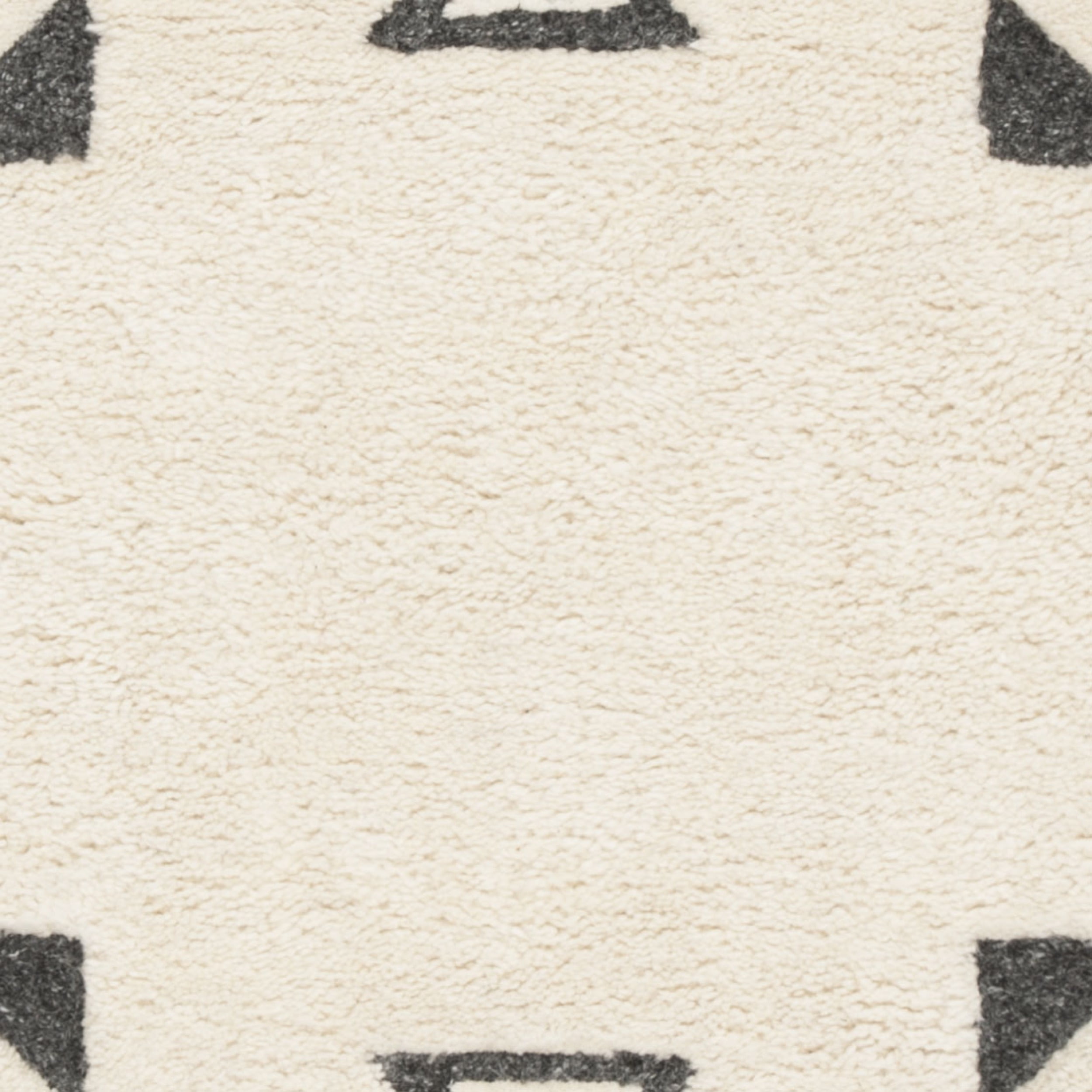 SAFAVIEH Casablanca Jerrie Aztec Plush Shag Area Rug, Ivory/Grey, 4' x 6'