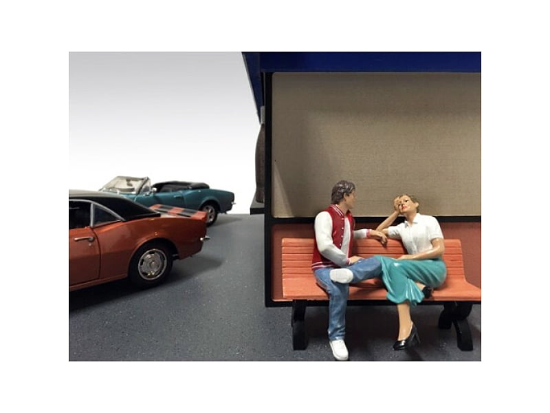 2 piece Figurine Set for 1/24 Scale Models by American Seated Couple Release I