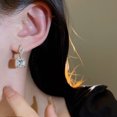 thumbnail image 4 of Fiudx Liquidación de ahorros de verano Pendientes de mujer Pendientes irregulares de alta gama Pendientes geométricos con forma de aguja, 4 of 7