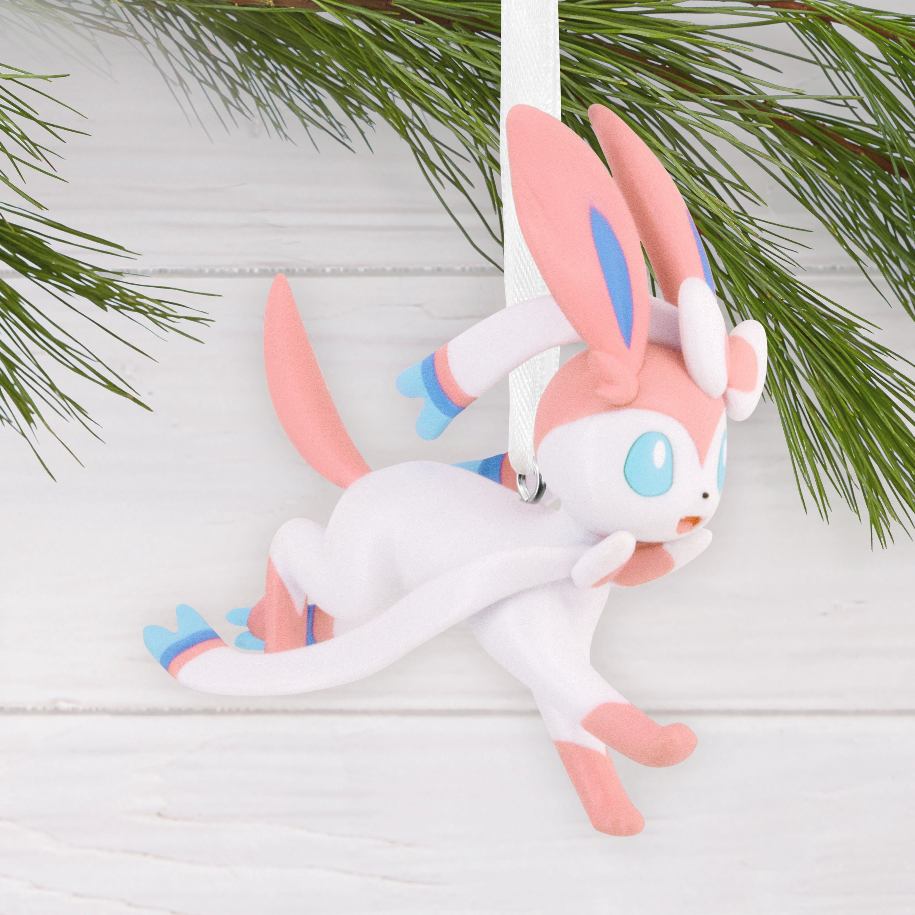Hallmark Ornament TPR Figural Sylveon, 1 Count