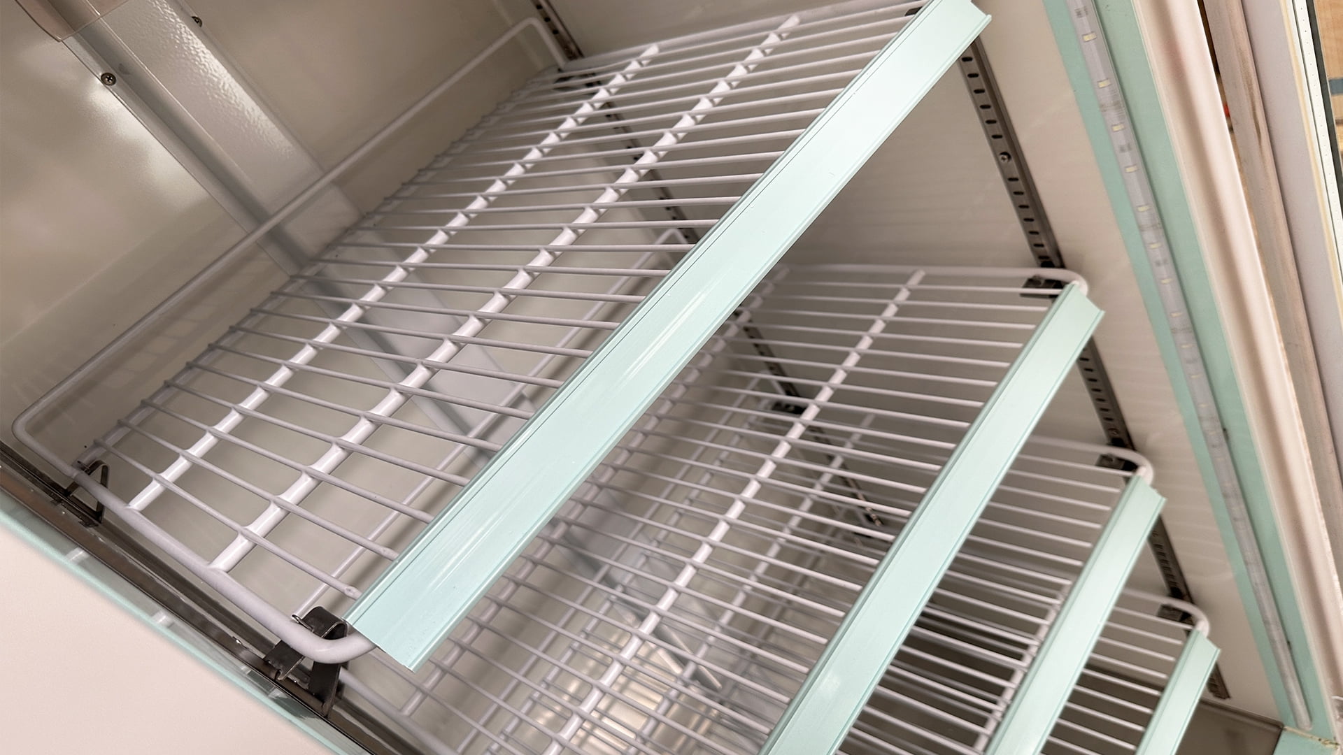 27 in. Auto-Defrost Singe Glass Door Stainless Steel Commercial Freezer 13 Cu. Ft. Commercial Merchandiser Display Freezer
