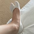 thumbnail image 5 of LUOGENLI Summer Thinâtype Tabi Toe Separator Socks, Antiâ Silicone Invisible Boat Socks Casual Minimalist Foot Liners White One Size, 5 of 6
