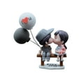 thumbnail image 1 of Decoraciones para el tablero del automóvil, pareja besándose, hermosos accesorios para el tablero interior. fondo gris, 1 of 9