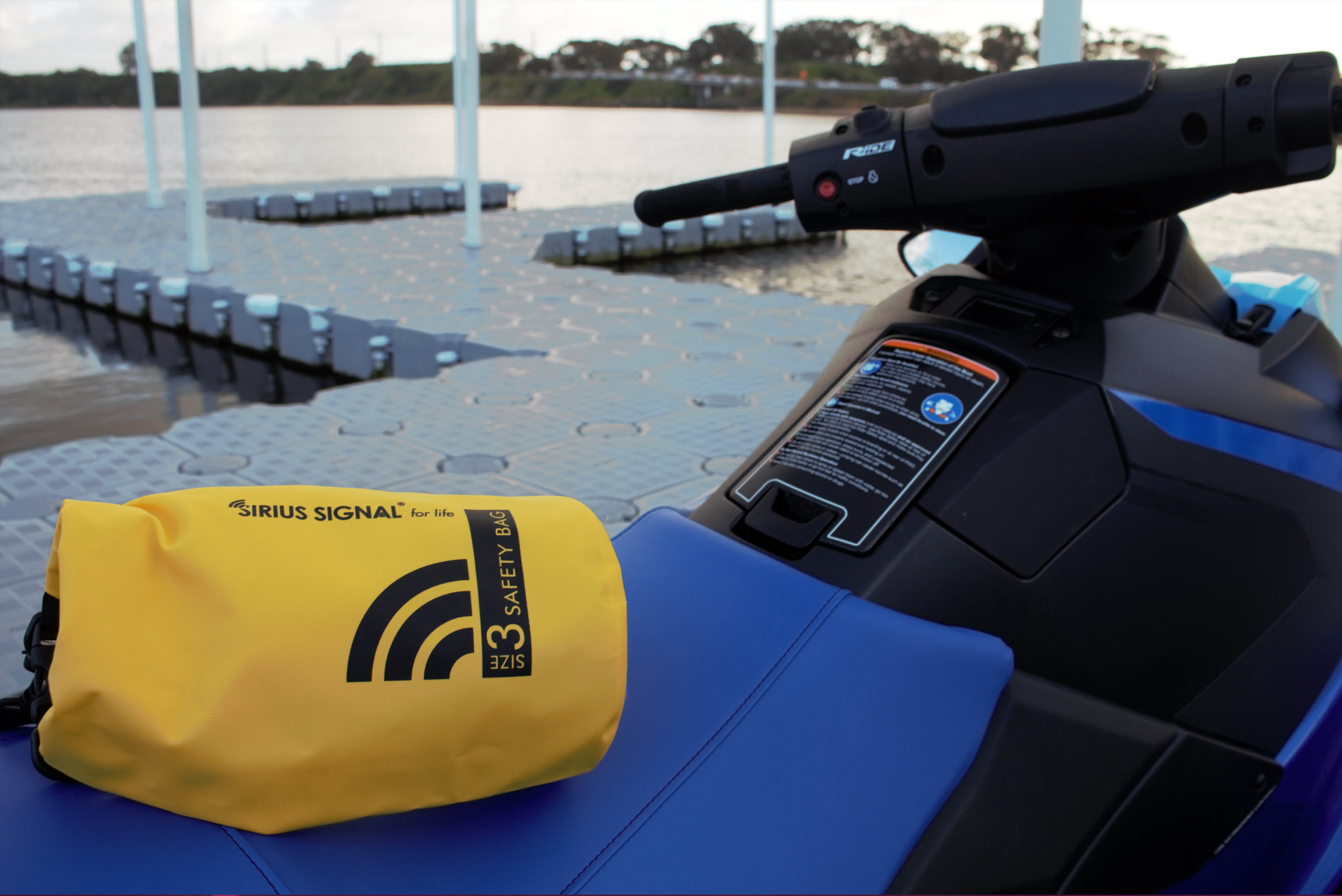 Sirius Signal SB-3L Boating Safety and Emergency SOS Dry Bag Kit for Kayaks, Boats, and Paddle Craft - USCG Approved