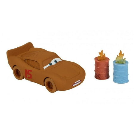 Disney/Pixar Cars 3 Crazy 8 Die-cast Lightning McQueen with Accessory