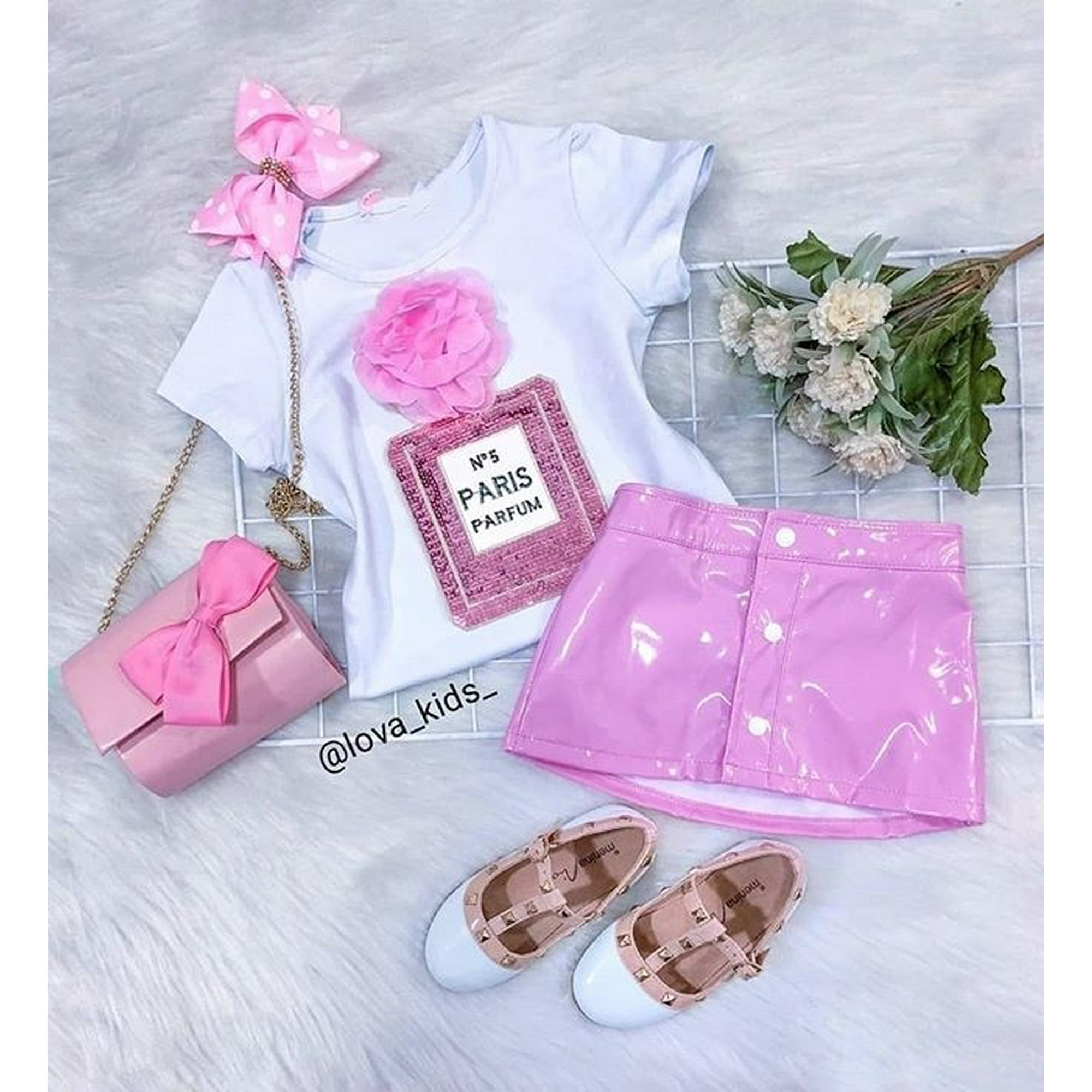 Pink leather skirt outfit deals