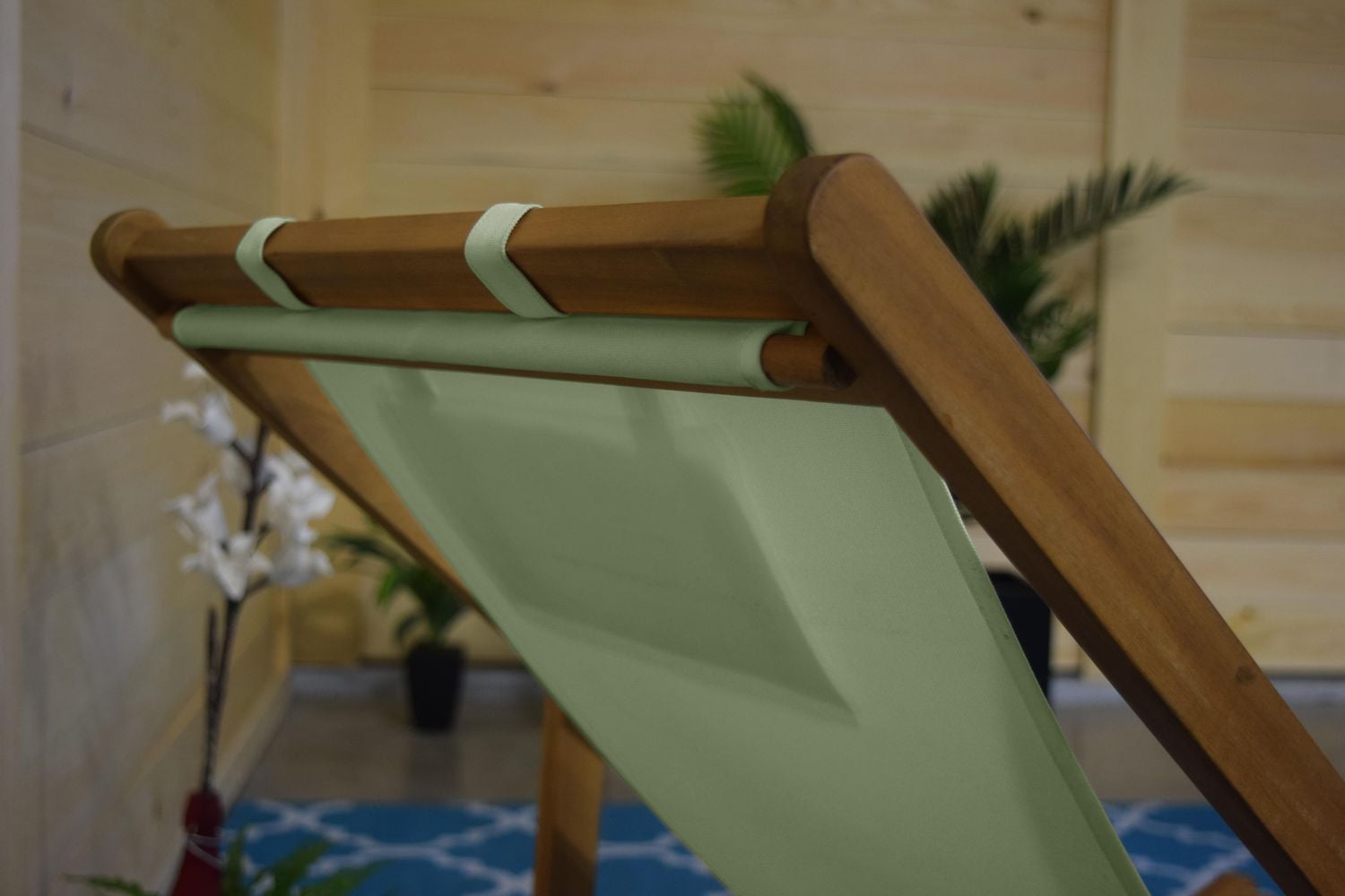 Chaise transat d'extérieur F.Corriveau International avec coussin