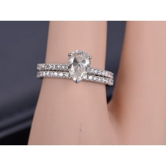 Pear cut 1.50 Carat Moissanite Diamond Bridal Ring Set in 10k White Gold