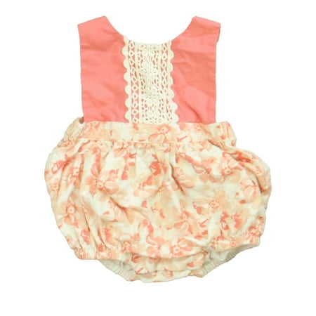 

Pre-owned Maggie & Zoe Girls Pink | White Romper size: 3-6 Months