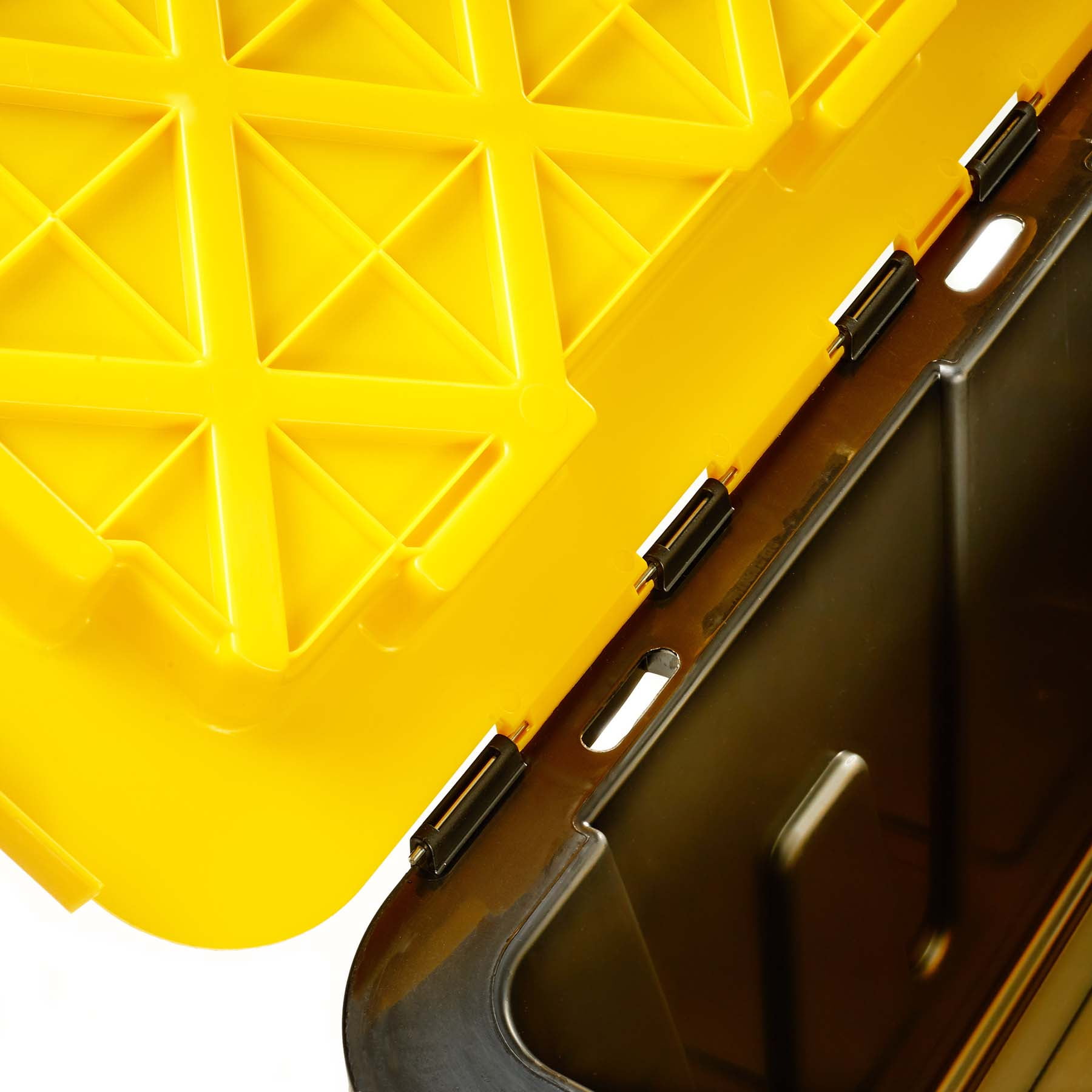Homz Durabilt Heavy Duty 15 Gallon Outdoor Storage Plastic Homz Durabilt Heavy Duty 15 Gallon Outdoor Storage Plastic