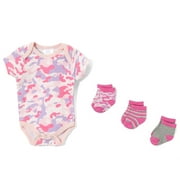 4 Piece Camo Baby Gift Set, Pink