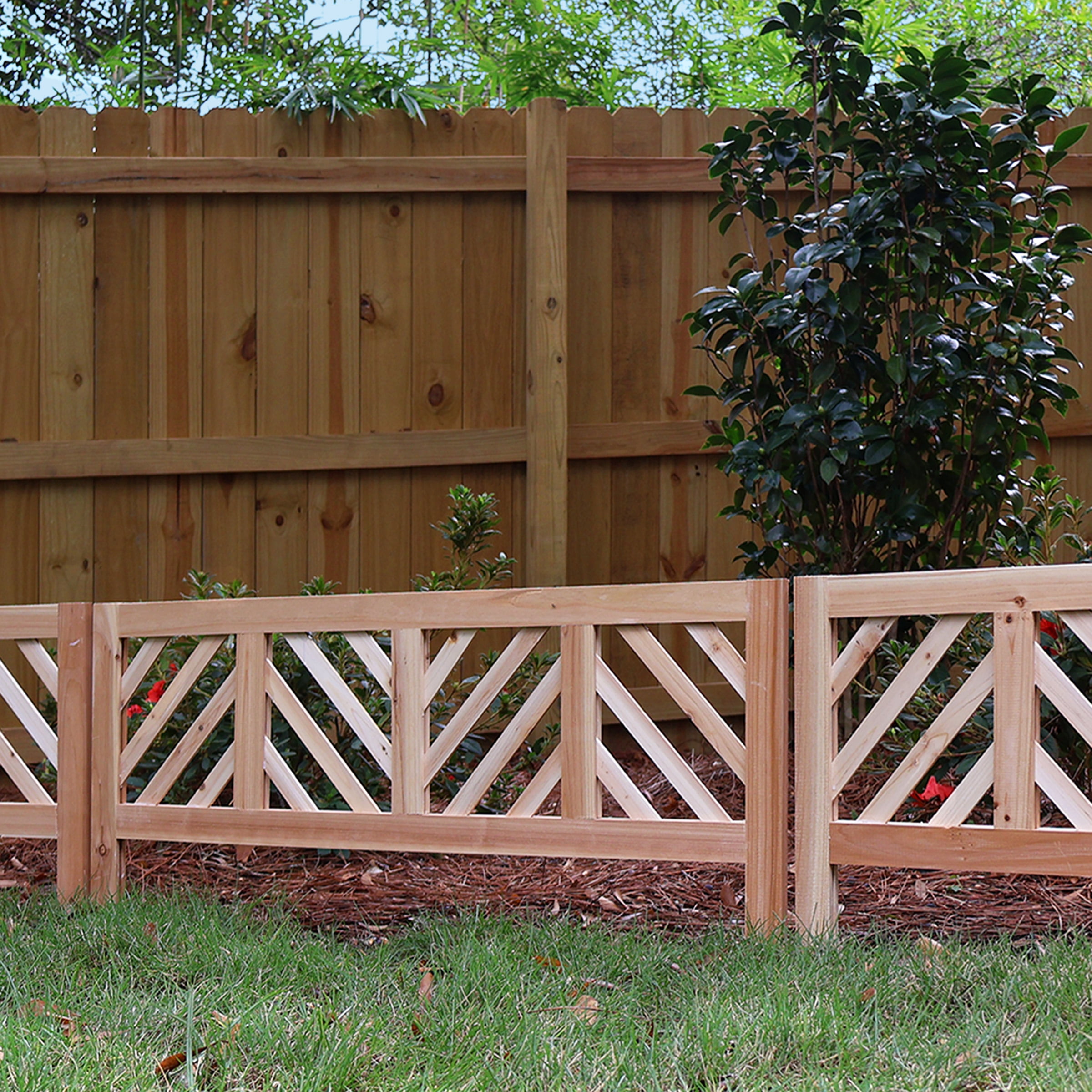 Expert Gardener 18in H x 36in W Wood Garden Border, Chevron Style