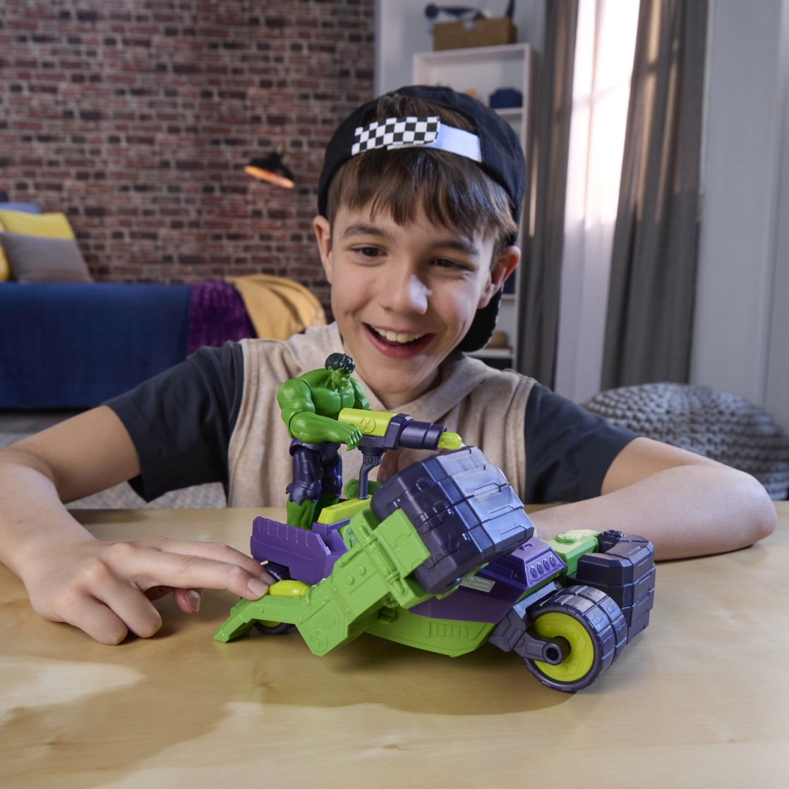 Marvel Avengers VenomVersus Epic World of Action Hulk Blast & Smash Truck, 4+