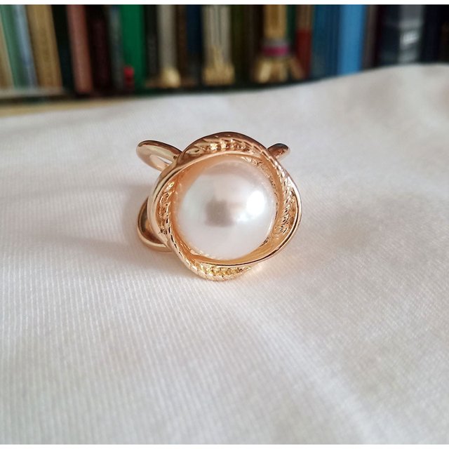Hebilla de bufanda de seda, hebilla de bufanda cuadrada pequeña, broche de cristal de perla, anillo único, cruz femenina, joyería creativa de moda versátil