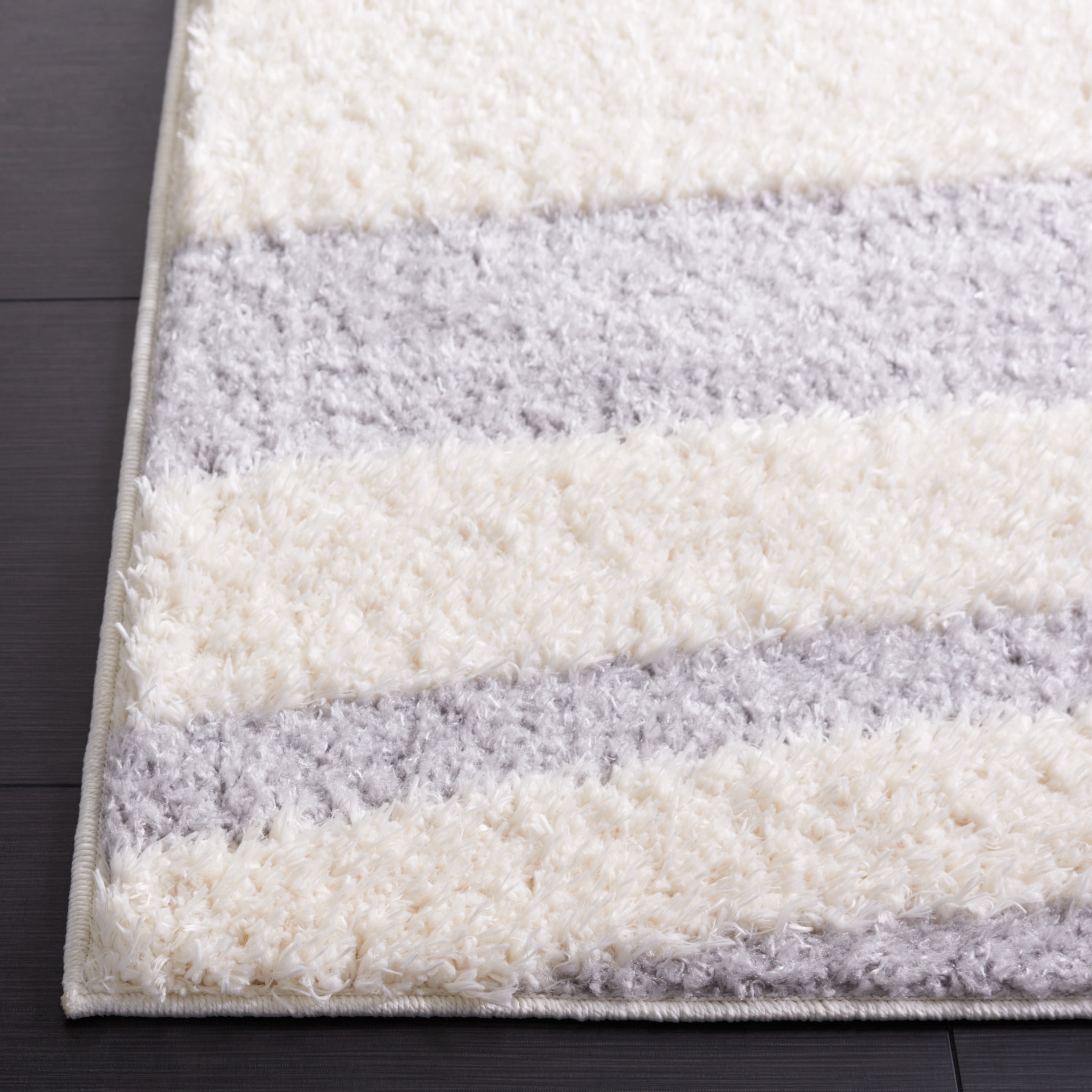 SAFAVIEH Norway Duncan Modern Area Rug, Grey/Ivory, 6'7" x 6'7" Square