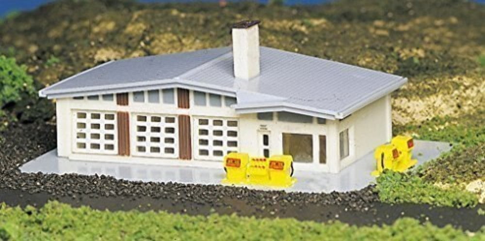 Plasticville Small Gas Station Red Roof Red O-S Scale 