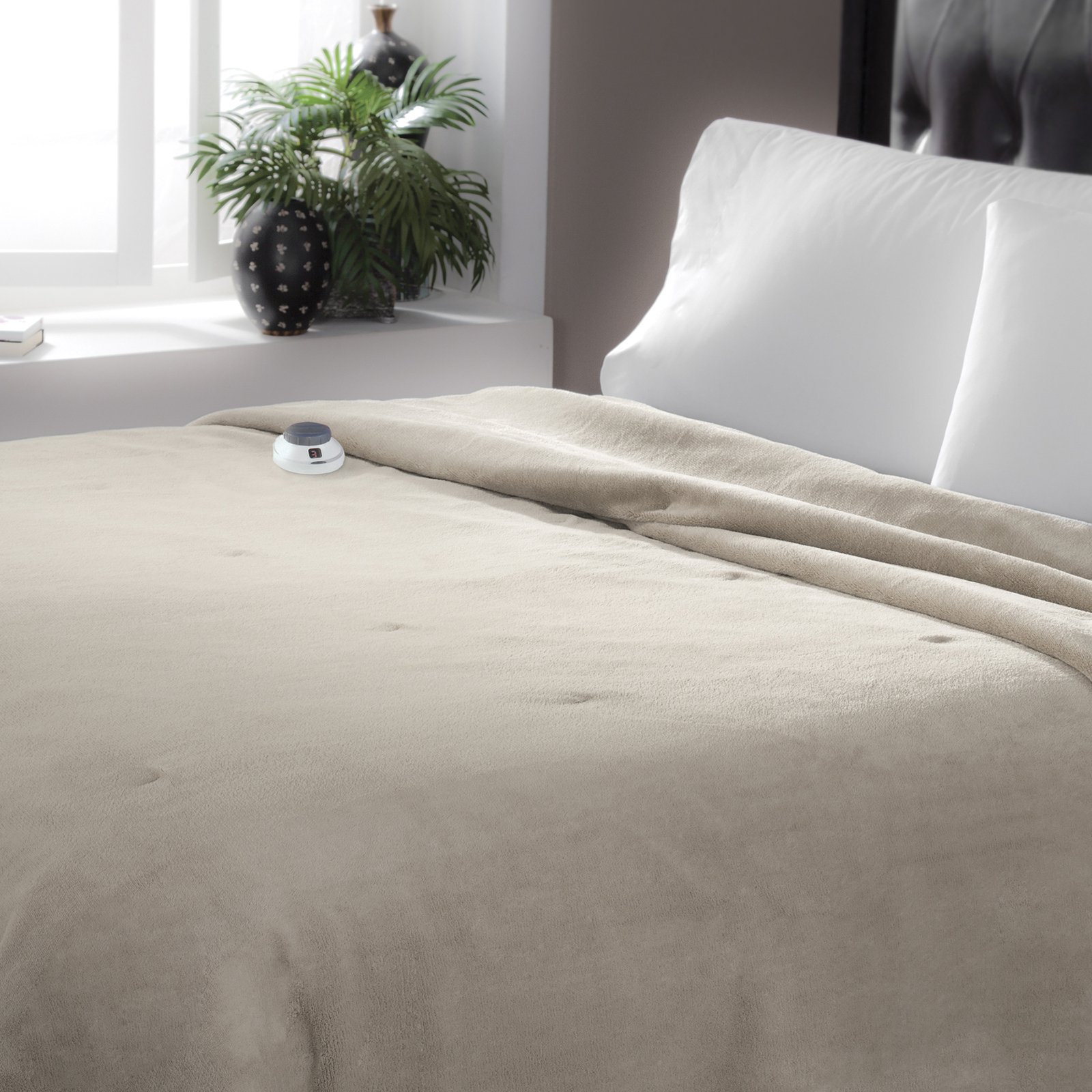 Serta Luxe Plush Electric Warming Blanket