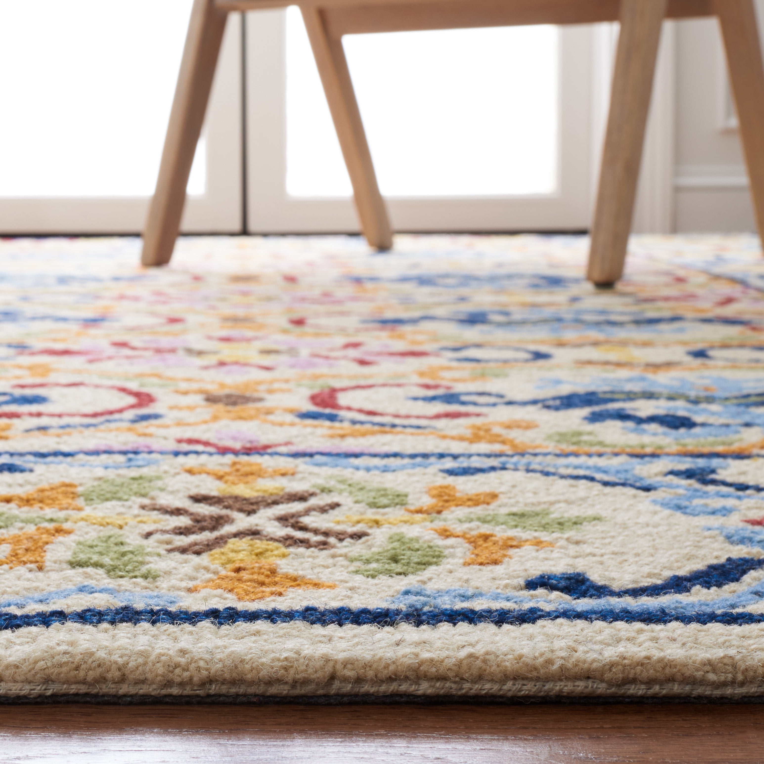 SAFAVIEH Micro-Loop Carlene Medallion Area Rug, Beige/Blue, 4' x 6'