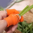 thumbnail image 4 of 2x Recolectores de Plantas de Jardinería con de Pulgar de Silicona para Recoger Pimientos, 4 of 9