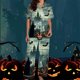 thumbnail image 3 of Pijama de manga corta con cuello vuelto para mujer, con bolsillos y estampado de Halloween, cintura elástica, de poliéster, 3 of 5