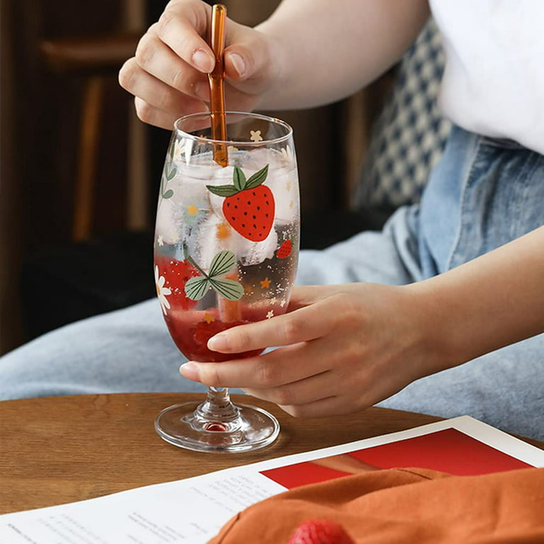 Sizikato Clear Glass Mug with Lid and Straw, 15 Oz Drinking Glass Juice  Cup, Cute Strawberry Pattern