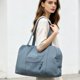 thumbnail image 4 of Bolso bandolera ligero de nailon para mujer – Bolso de hombro impermeable de gran capacidad para desplazamientos, uso casual y diario., 4 of 6
