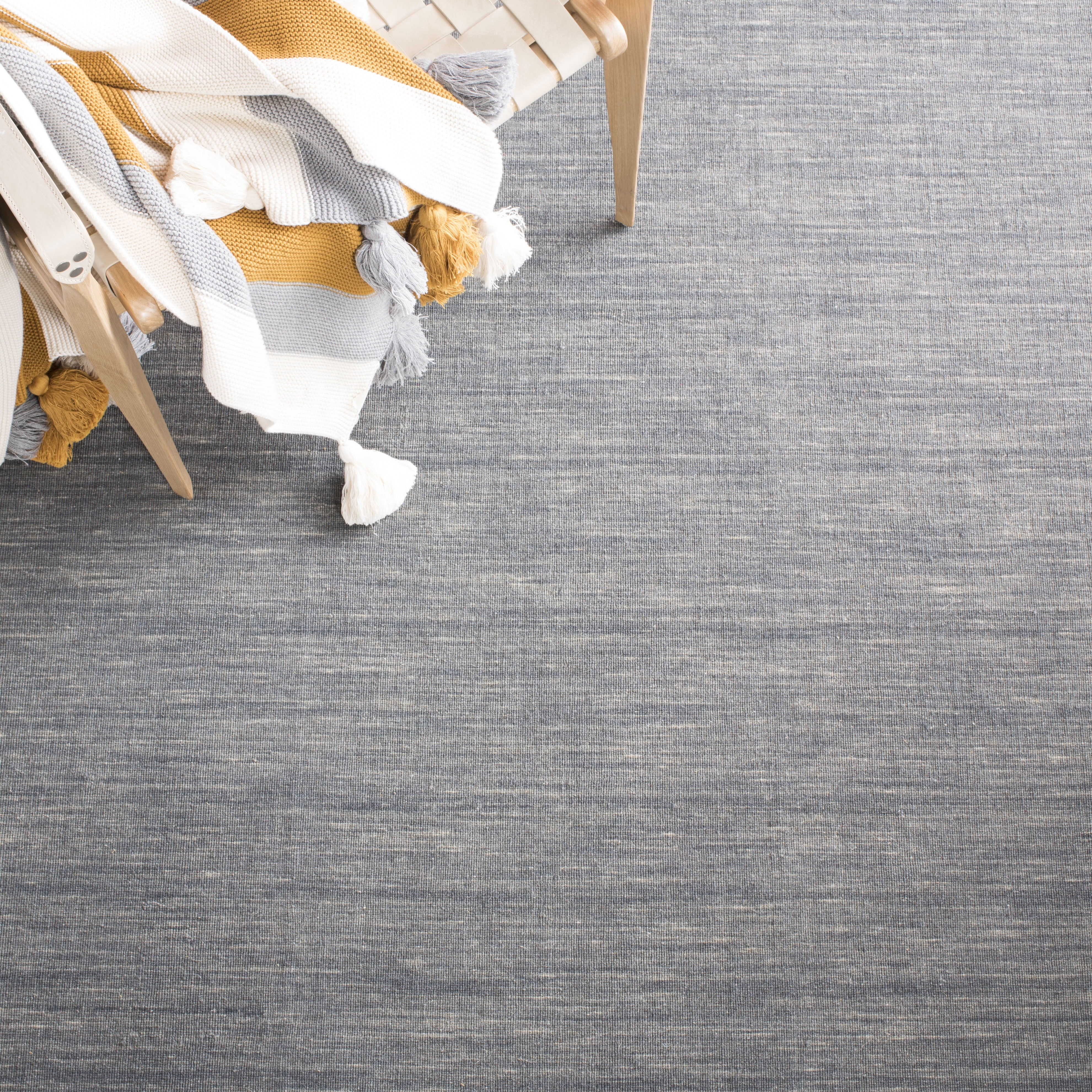 SAFAVIEH Kilim Patrick Solid Area Rug, Grey/Silver, 6' x 6' Round